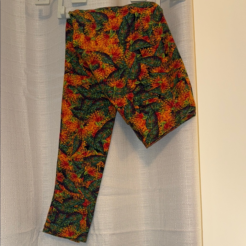 LuLaRoe Vibrant Leaf Print Leggings, One Size